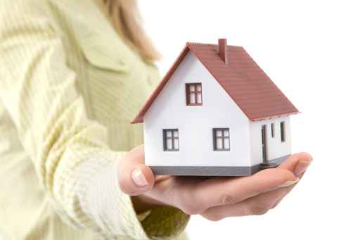 Nhờ người đứng tên trên giấy tờ nhà