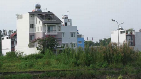 Lấn chiếm phần không gian trên đất